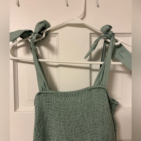 Smocked midi dress - Picture 2 of 3